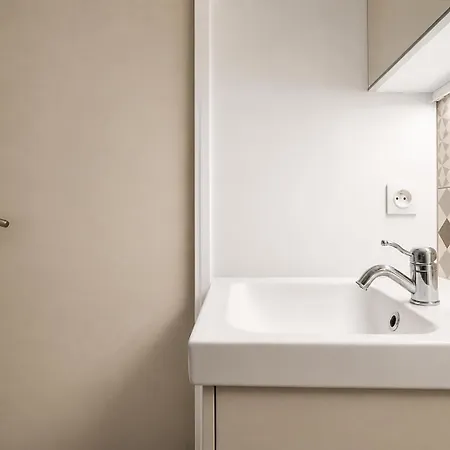 Lumineux T2 Moderne Avec Terrasse Lägenhet